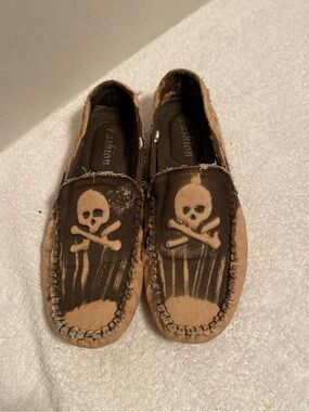 Skull Motif Slip-On Moccasins in Brown and Tan